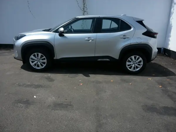 YARIS CROSS